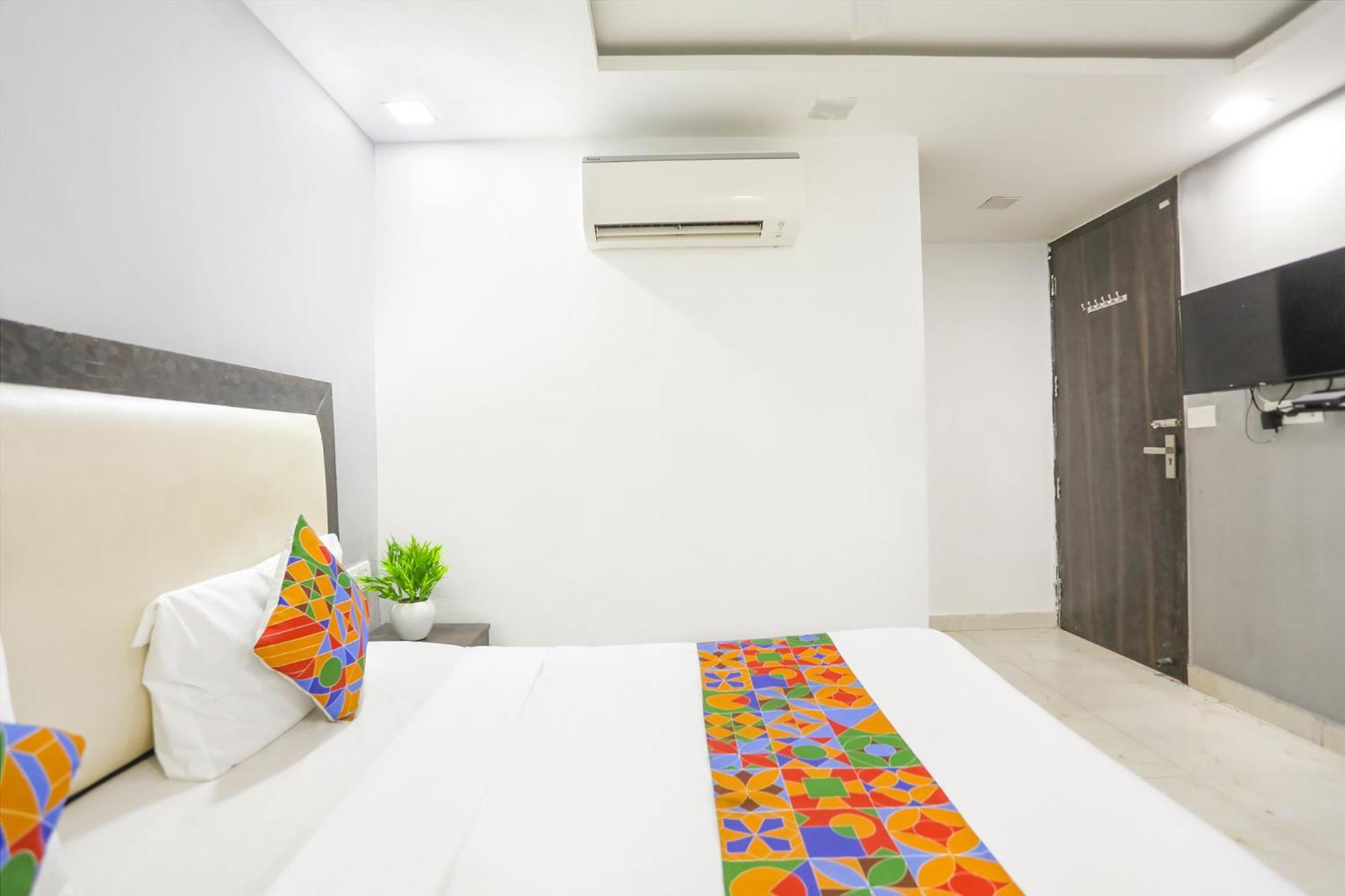 Hotel Fabexpress The Arrow Nowe Delhi Zewnętrze zdjęcie