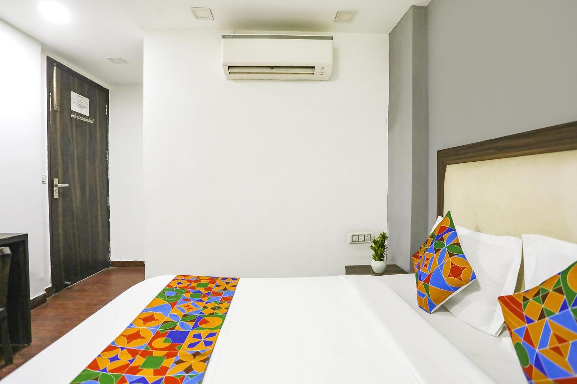 Hotel Fabexpress The Arrow Nowe Delhi Zewnętrze zdjęcie