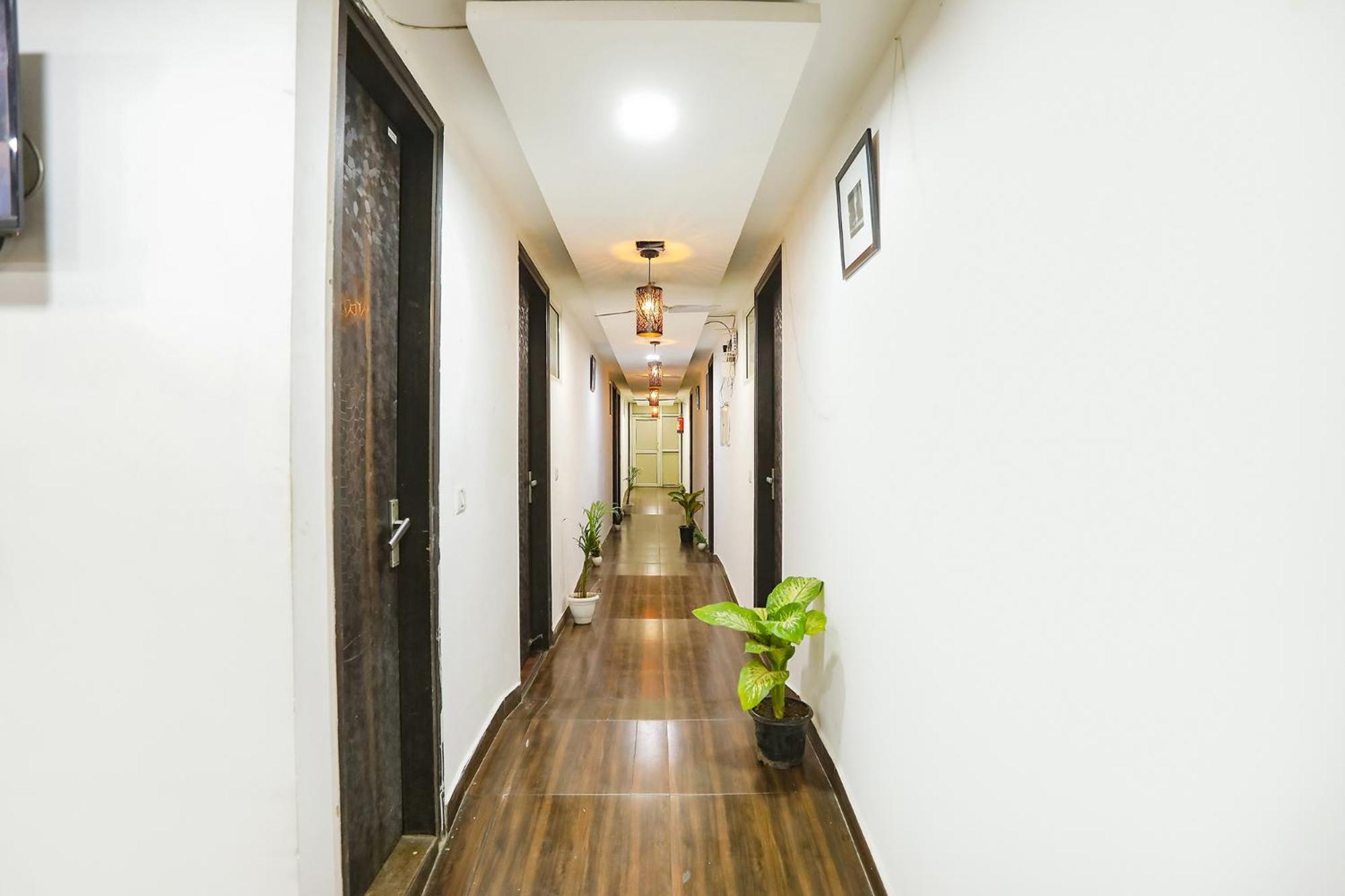 Hotel Fabexpress The Arrow Nowe Delhi Zewnętrze zdjęcie